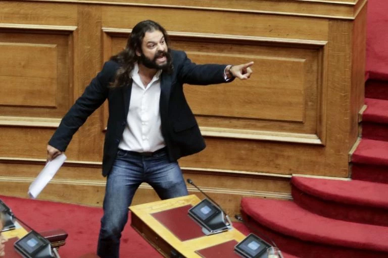 Δίωξη για εσχάτη προδοσία στον Κωνσταντίνο Μπαρμπαρούση!